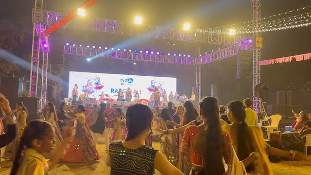 Zydus celebrating Rangtali..festive vibes.. full of colours, lights and dance..kudos to the spirit of people…🙏🏻
#navratri #gujarat #garba #dance #folk